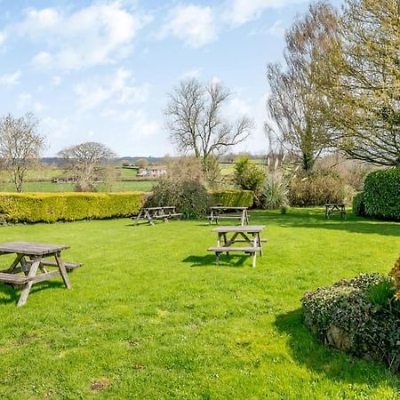 The Burcott Inn Cottages Wells Dış mekan fotoğraf